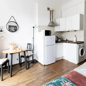  Apartment Piotrapartments - Big Life In